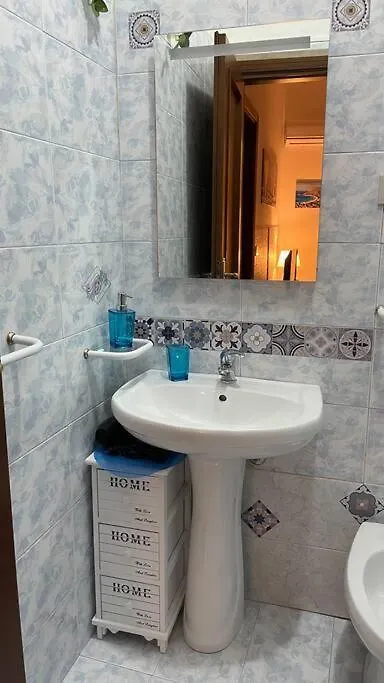 Mona House Accogliente Casa Vacanza Palermo Appartamento