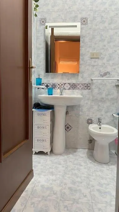 Mona House Accogliente Casa Vacanza Palermo